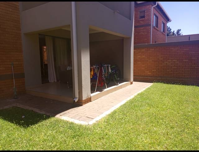 2 BEDROOM TOWNHOUSE FOR SALE IN ANDEON